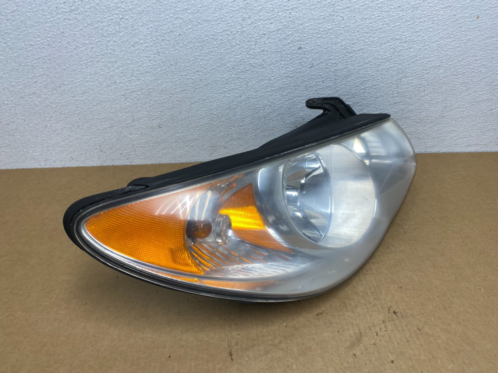 2007 2008 2009 2010 Hyundai Elantra Right Passenger Side Headlight AC1737 DW2