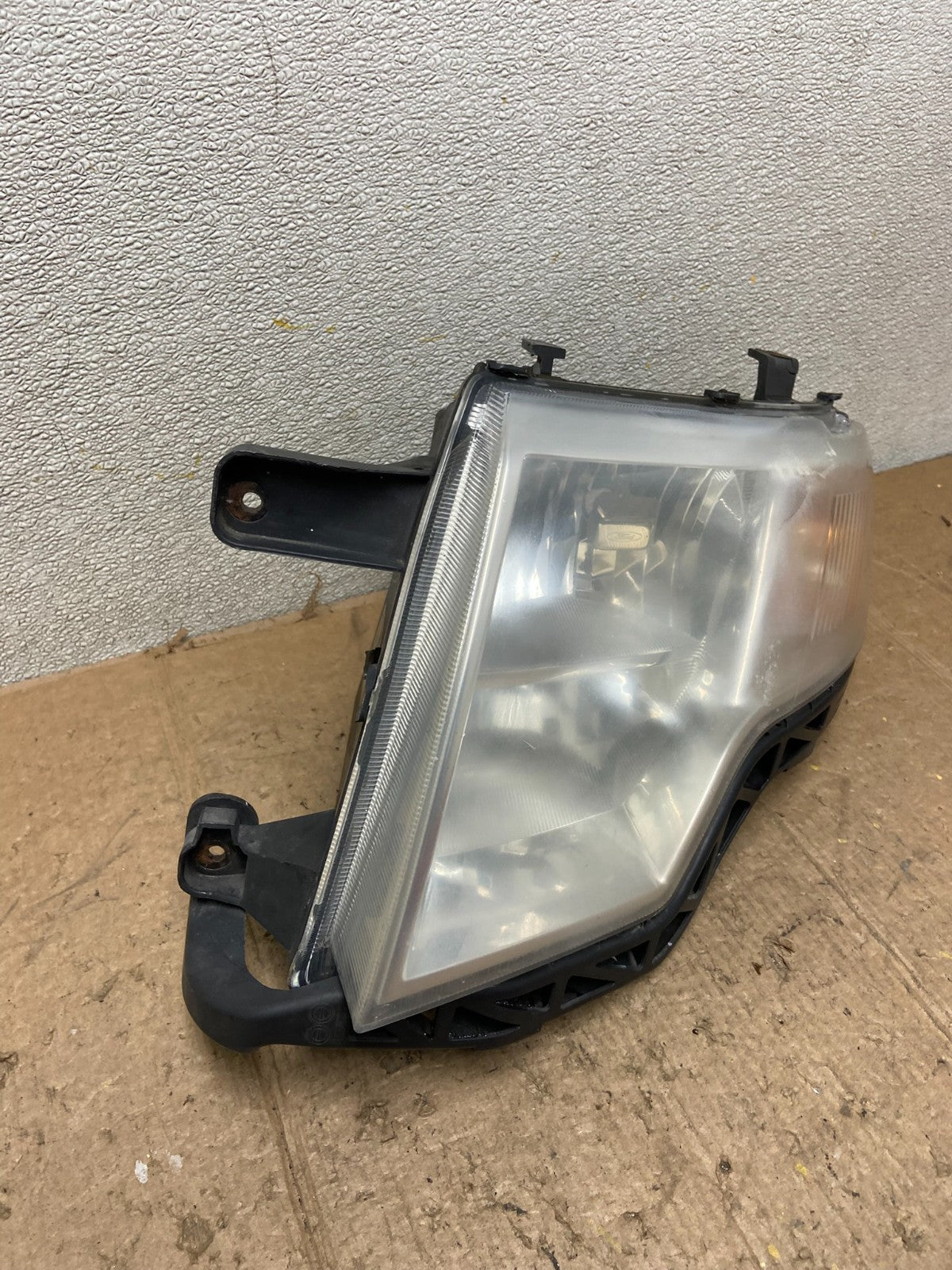 2007 to 2010 Ford Edge Left Driver Side Halogen Headlight AA49472