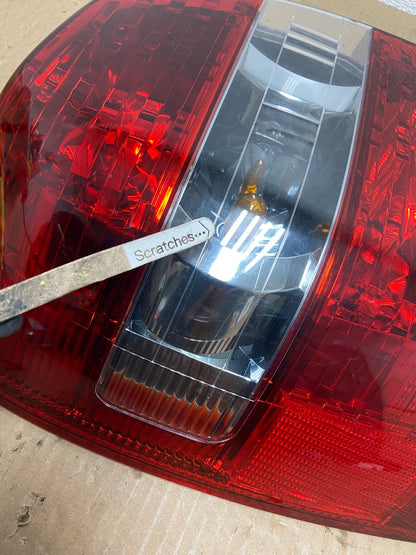 2004-2007 Toyota Highlander Left Driver LH Side Tail Light AE9058 LK3