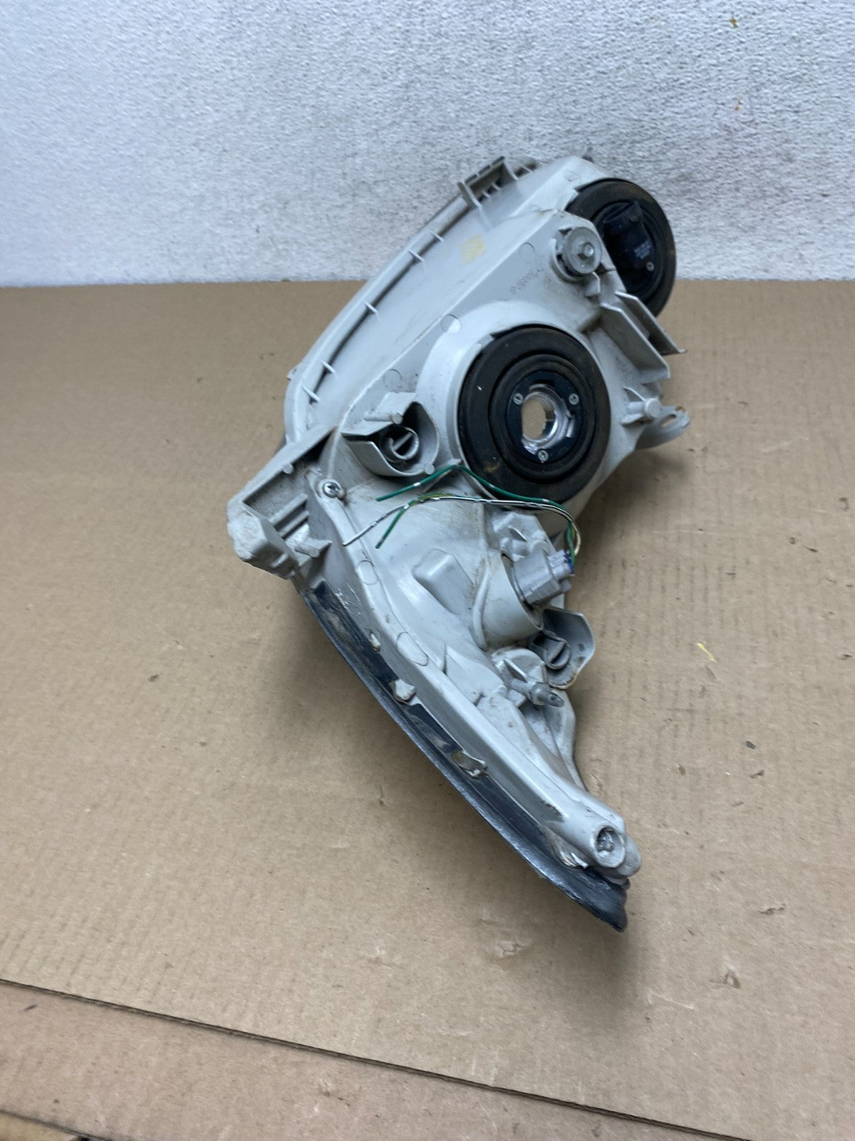 2002 to 2004 Toyota Camry Halogen Headlight Right Passenger Rh AG5876 DW7