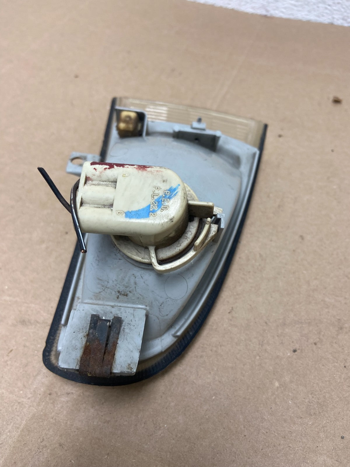 1995 to 1999 Buick Riviera Right Passenger Side Turn Signal Headlight AE48566