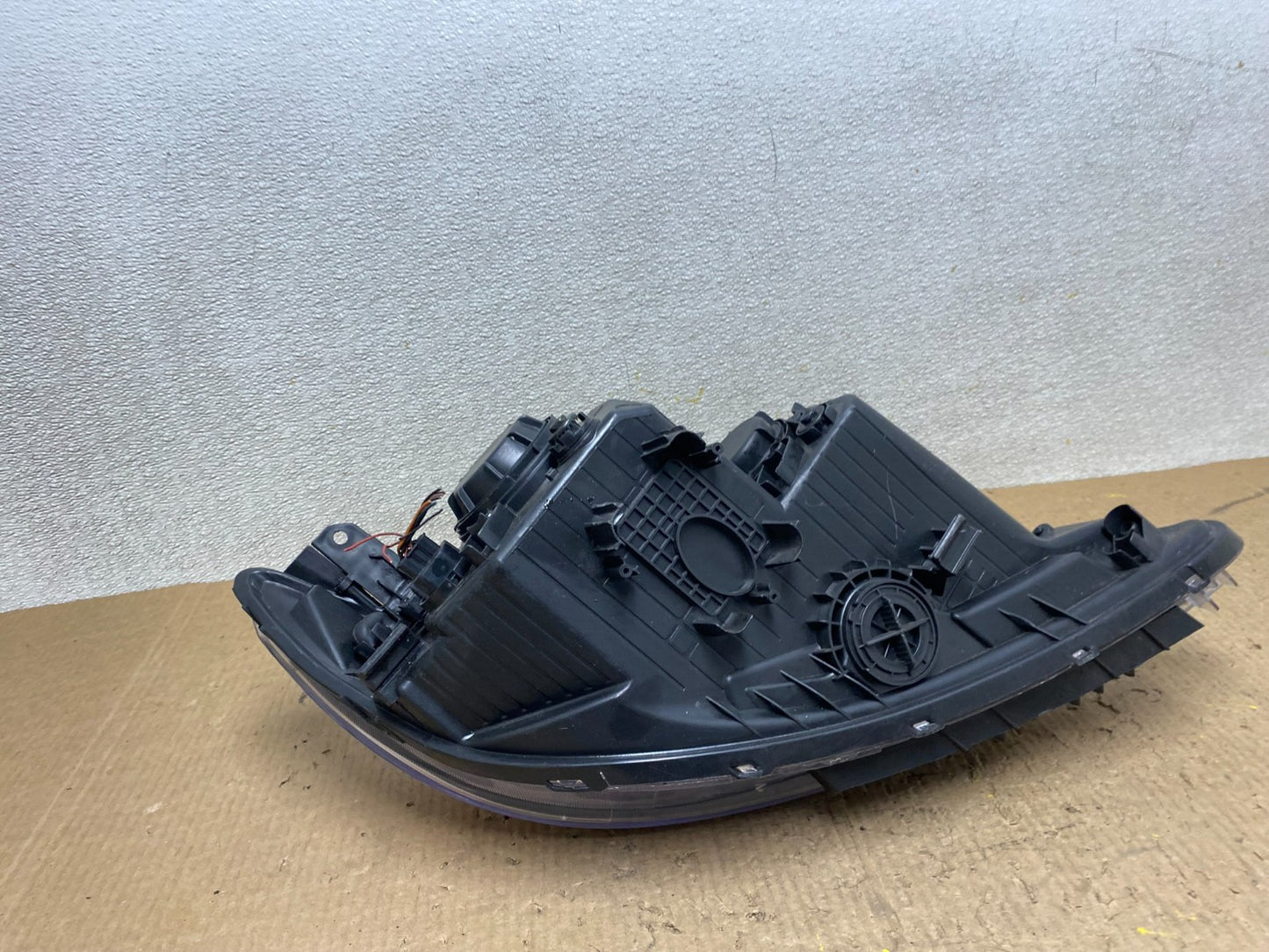2014 to 2015 Kia Sorento Left Driver LH Side Headlight Halogen Oem W7755 DW9