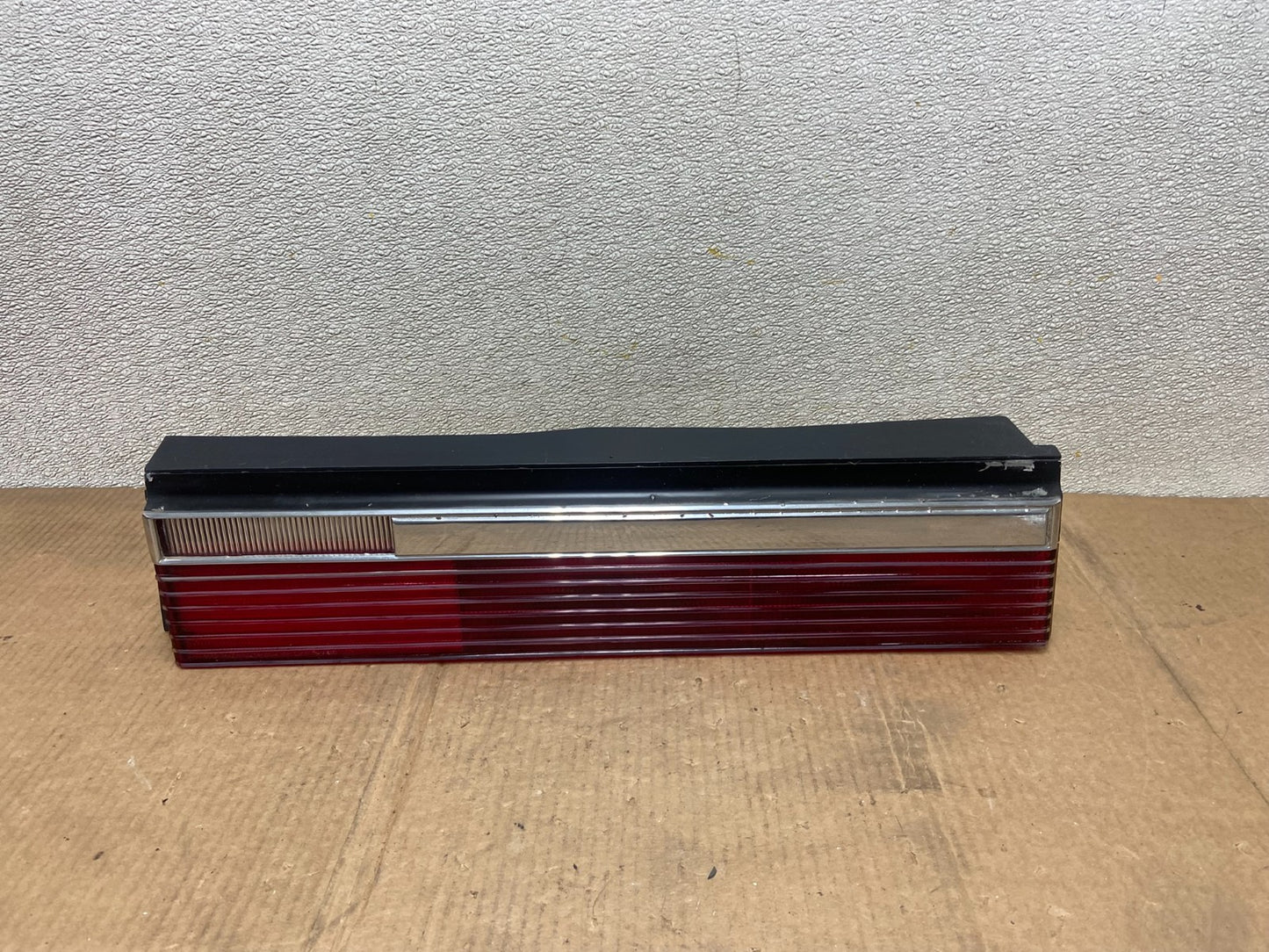 1982-1983 Chrysler Lebaron Right Passenger Rh Side Tail Light OEM AA6258 DW0