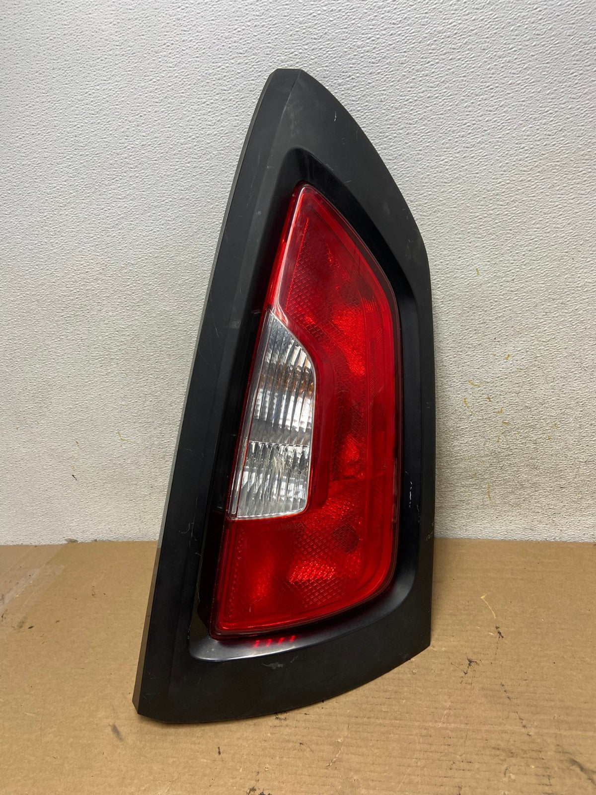 2012 to 2013 Kia Soul Right Passenger Rh Side Tail Light AH4223 LK0