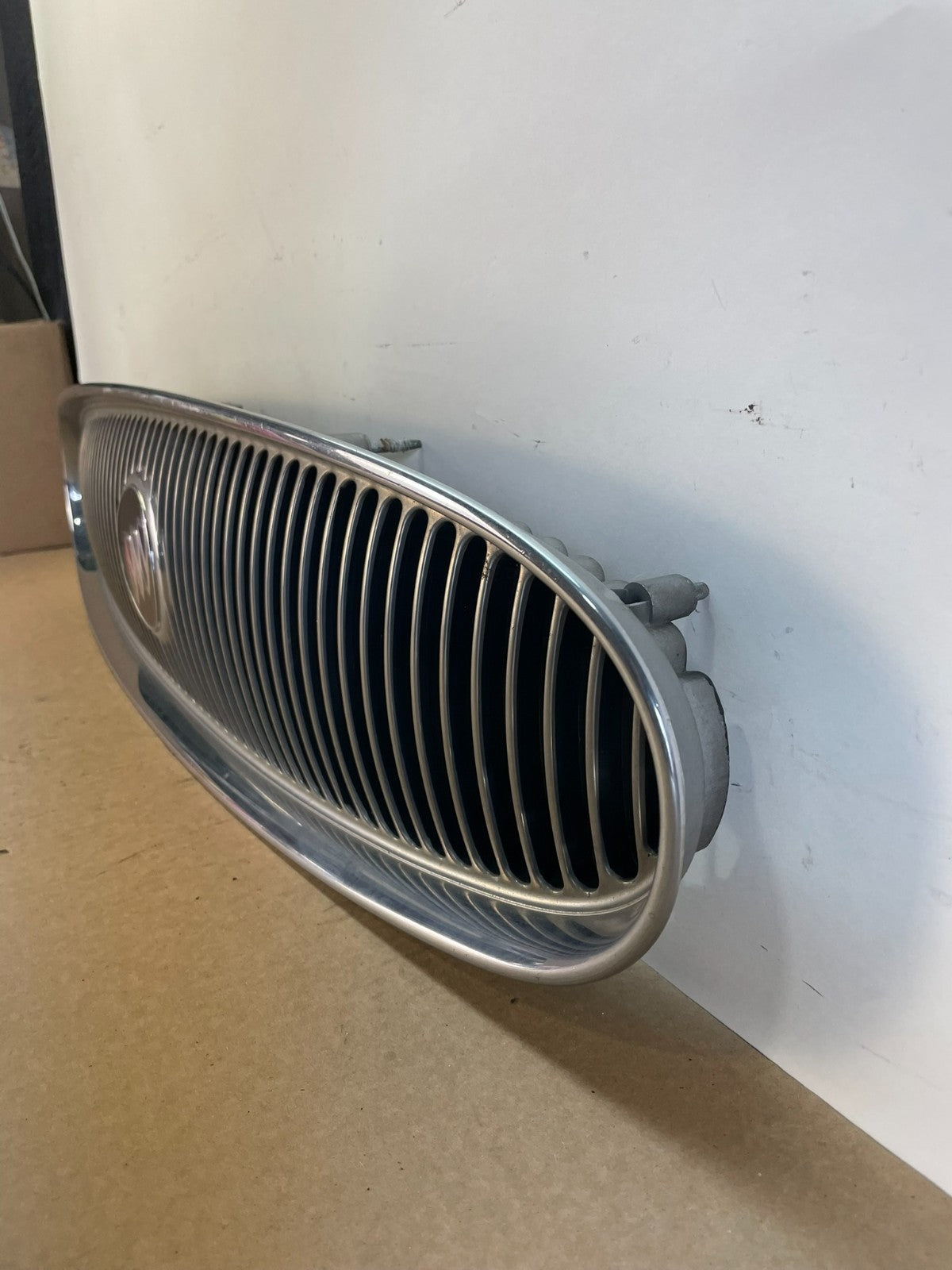 2000 to 2005 Buick Lesabre Front Chrome Upper Grill Grille AH6389 DG1