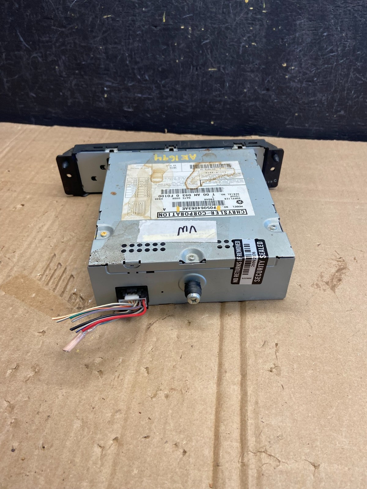 2008 to 2012 Chrysler Town Country DVD Player Receiver AE1694 DG3