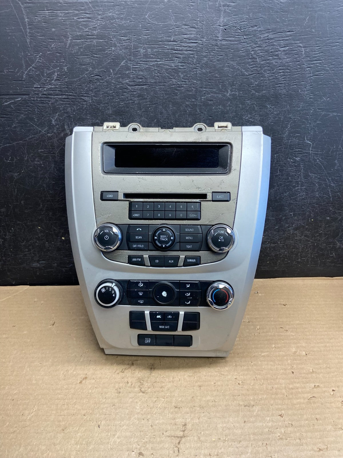 2010 to 2012 Ford Fusion Radio Climate Control A/C Control ah3746 DG0
