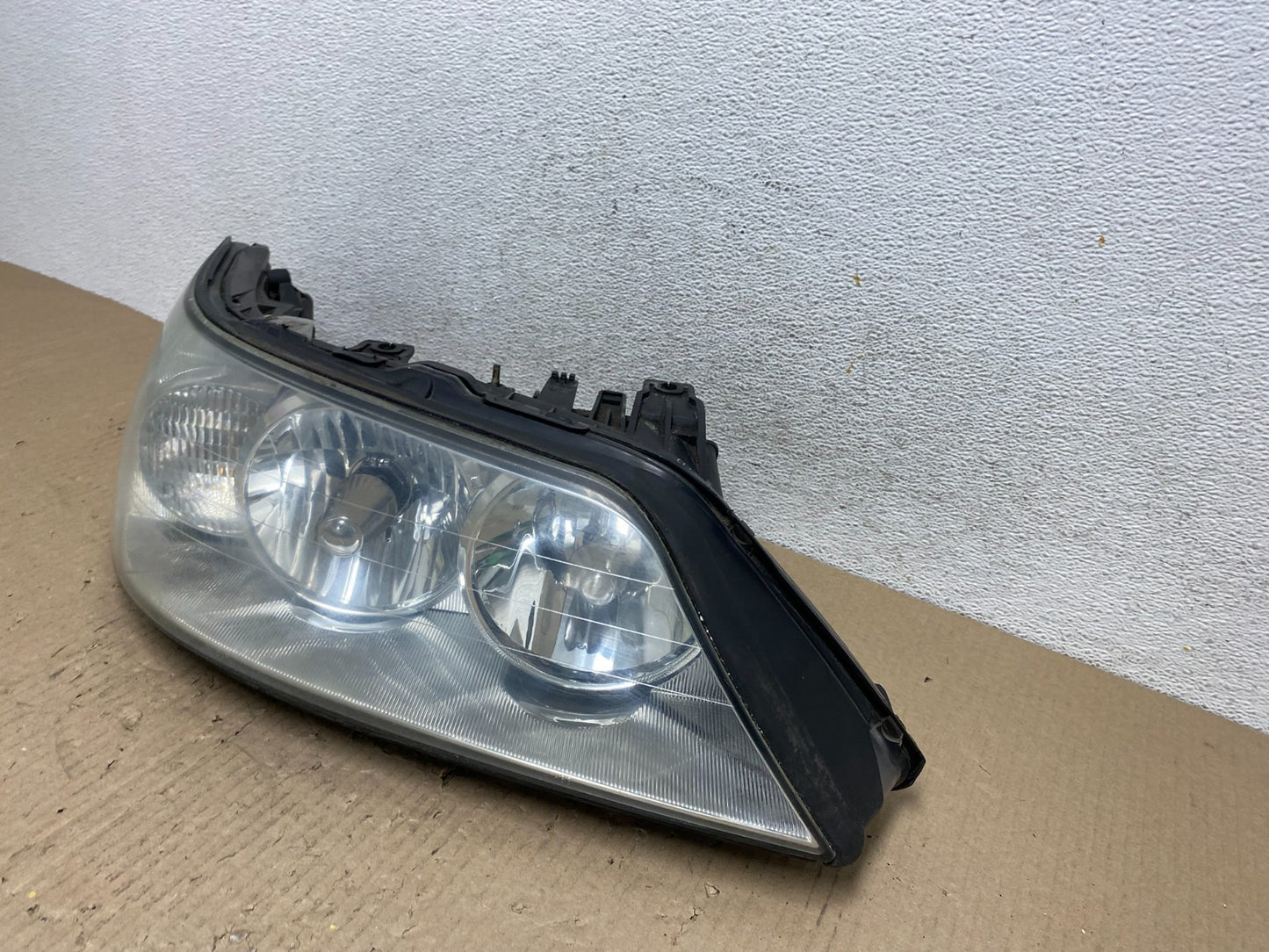 2005 to 2011 Lincoln Town Car Right Passenger Rh Side Headlight AE9754 DW1
