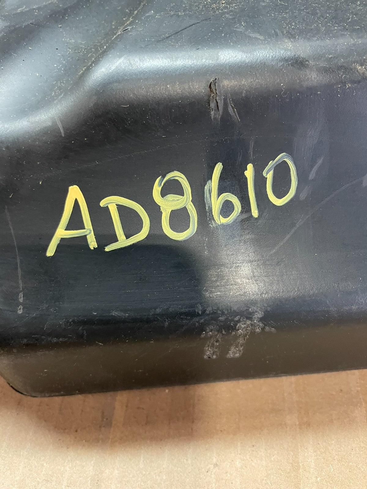 Chevrolet caprice Intake Tube Resonator With MAF Sensor AD8610 DG7