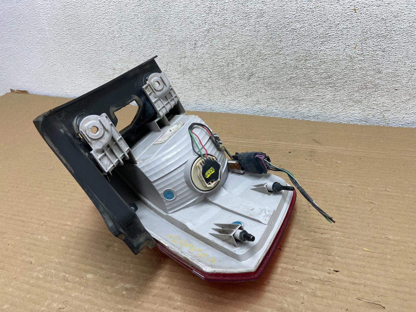 2010 to 2017 GMC Terrain Halogen Right Passenger Rh Side Tail Light AG8937 DW4