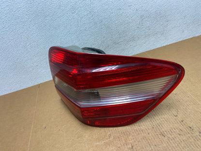2006 - 2008 Mercedes ML 350 Ml-Class Right Passenger Tail Light AD9347 LK1