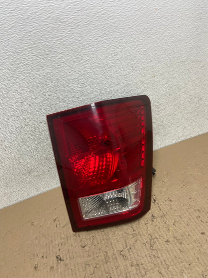 2007 to 2010 Jeep Grand Cherokee Right Passenger Tail Light AF7211 LK2