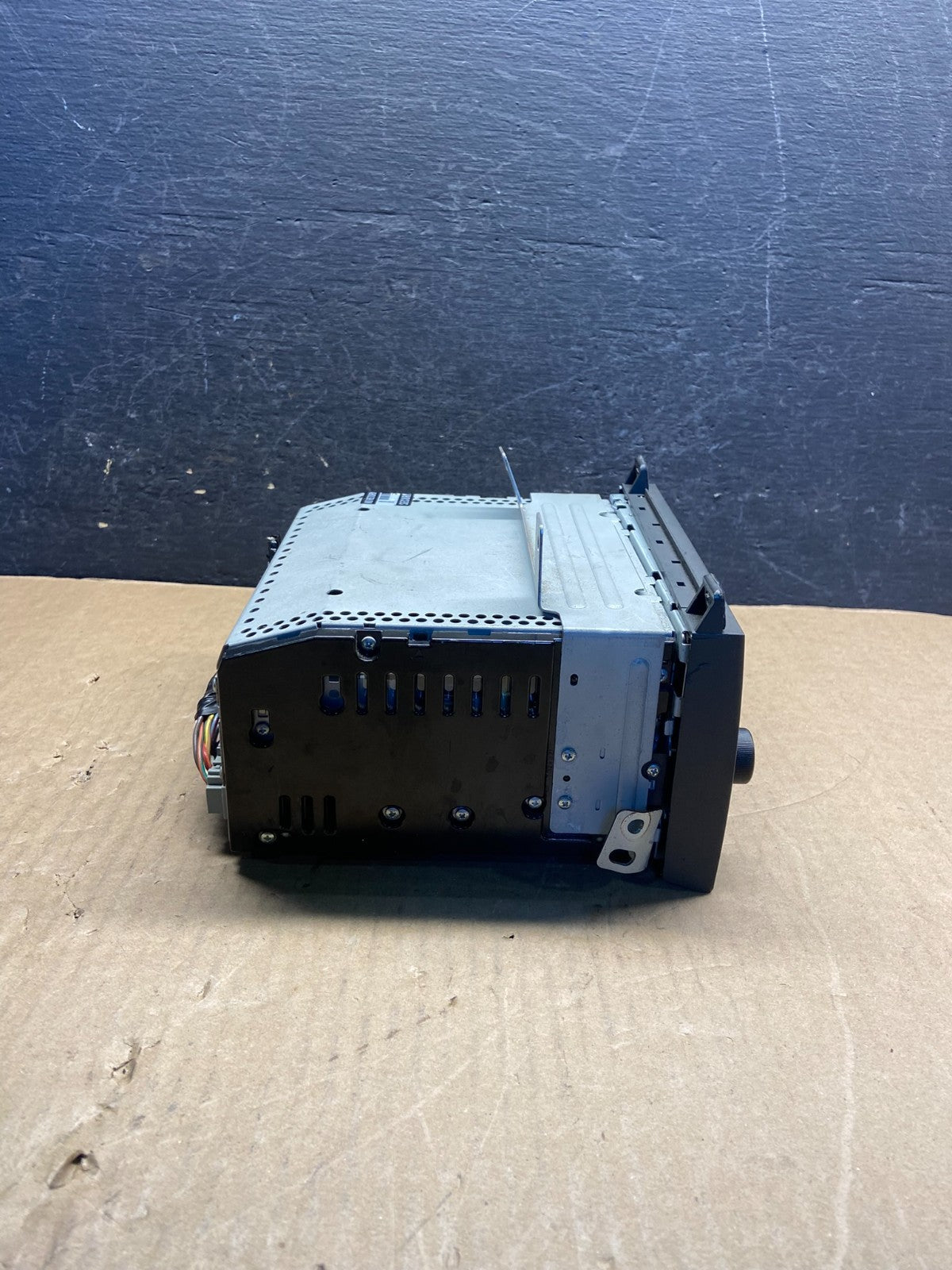 2006 - 2011 Lincoln Town Car AM/FM Radio CD Player AF9409 DW3