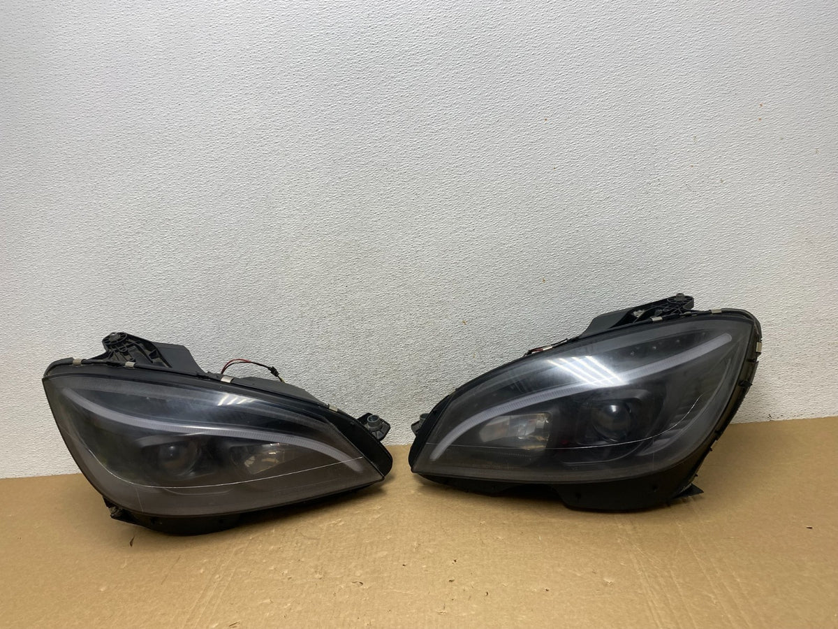 2008-2011 Benz W204 C300 C350 Left+Right Set Headlights LED Signal AF99580