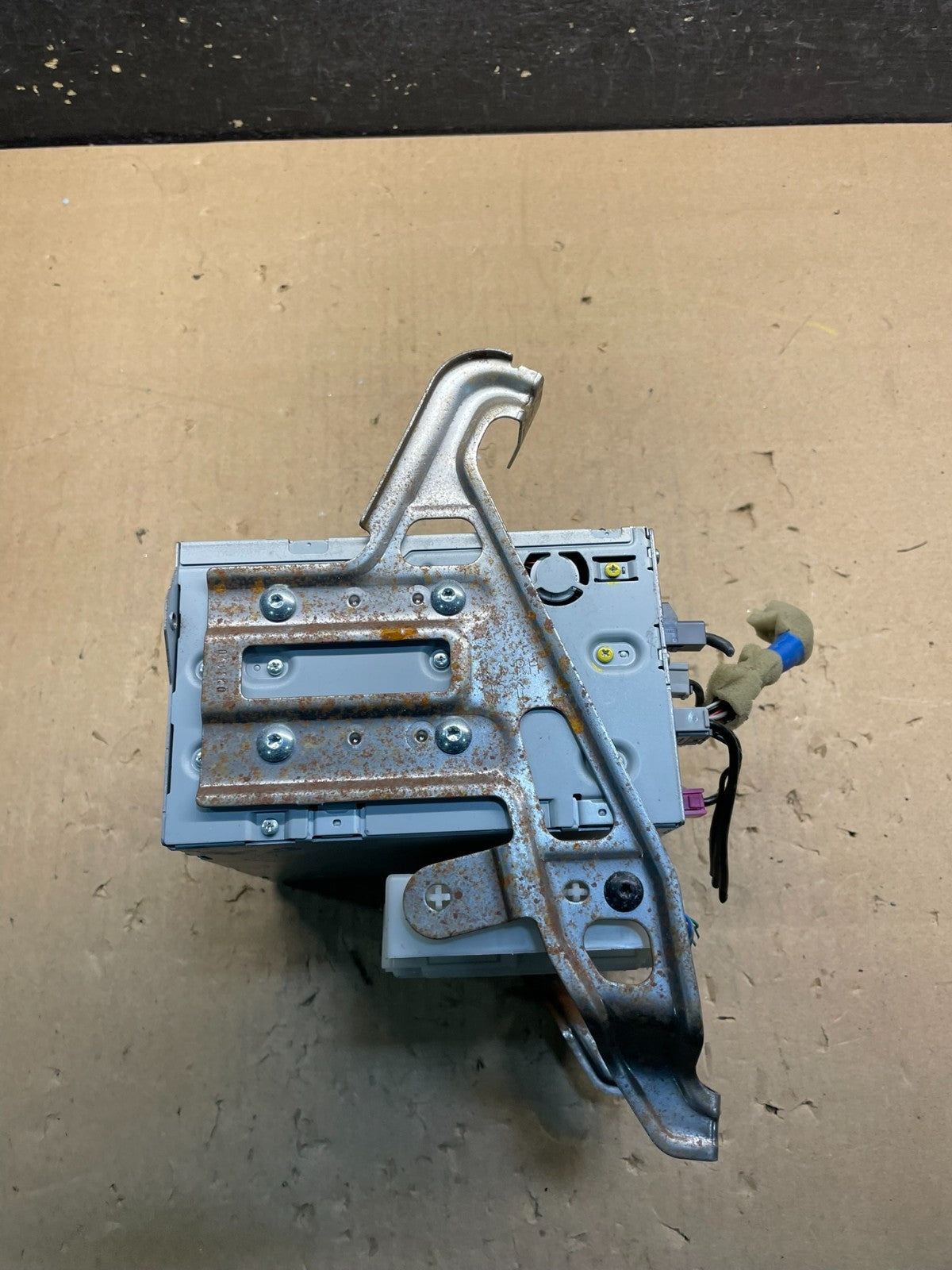 2013 2014 Nissan Pathfinder Radio AM/FM Receiver OEM W4382 DG1