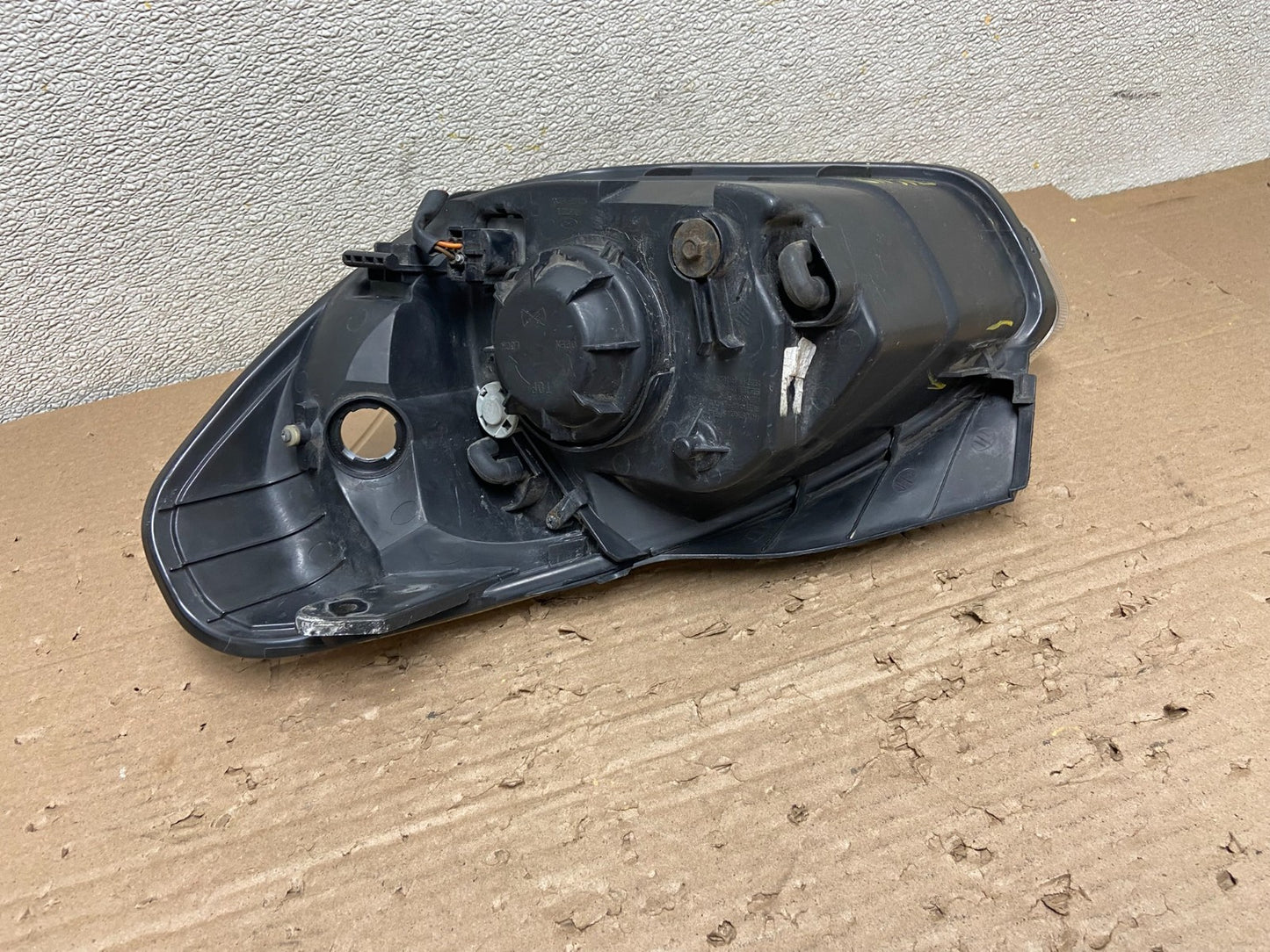 2006 to 2011 Hyundai Accent Sedan Right Passenger  Halogen Headlight AB1645 DW6