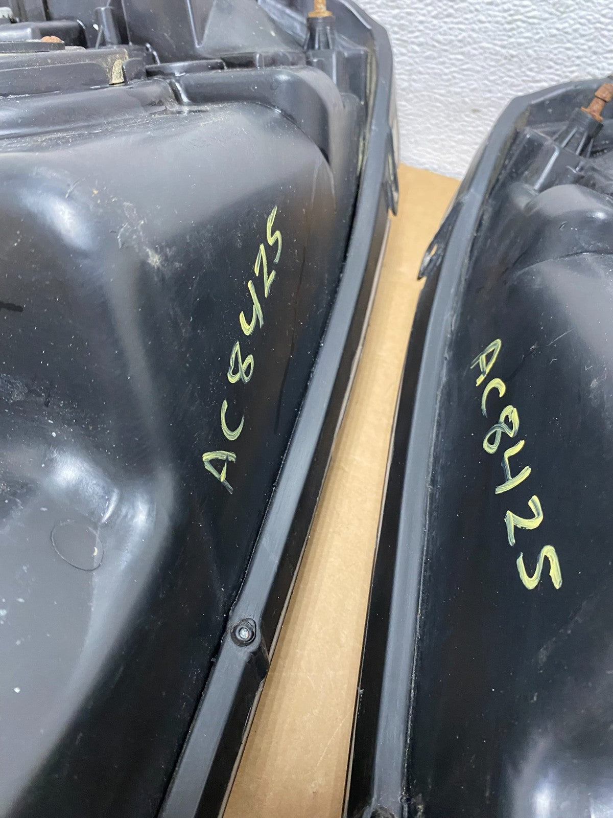 2004 2005 2006 Toyota Highlander Headlights Left+Right Side AC8425 DW11