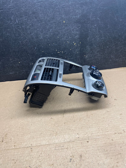 2009 to 2010 Kia Sportage Center Radio Climate Control Clock Trim AH5325 DG1