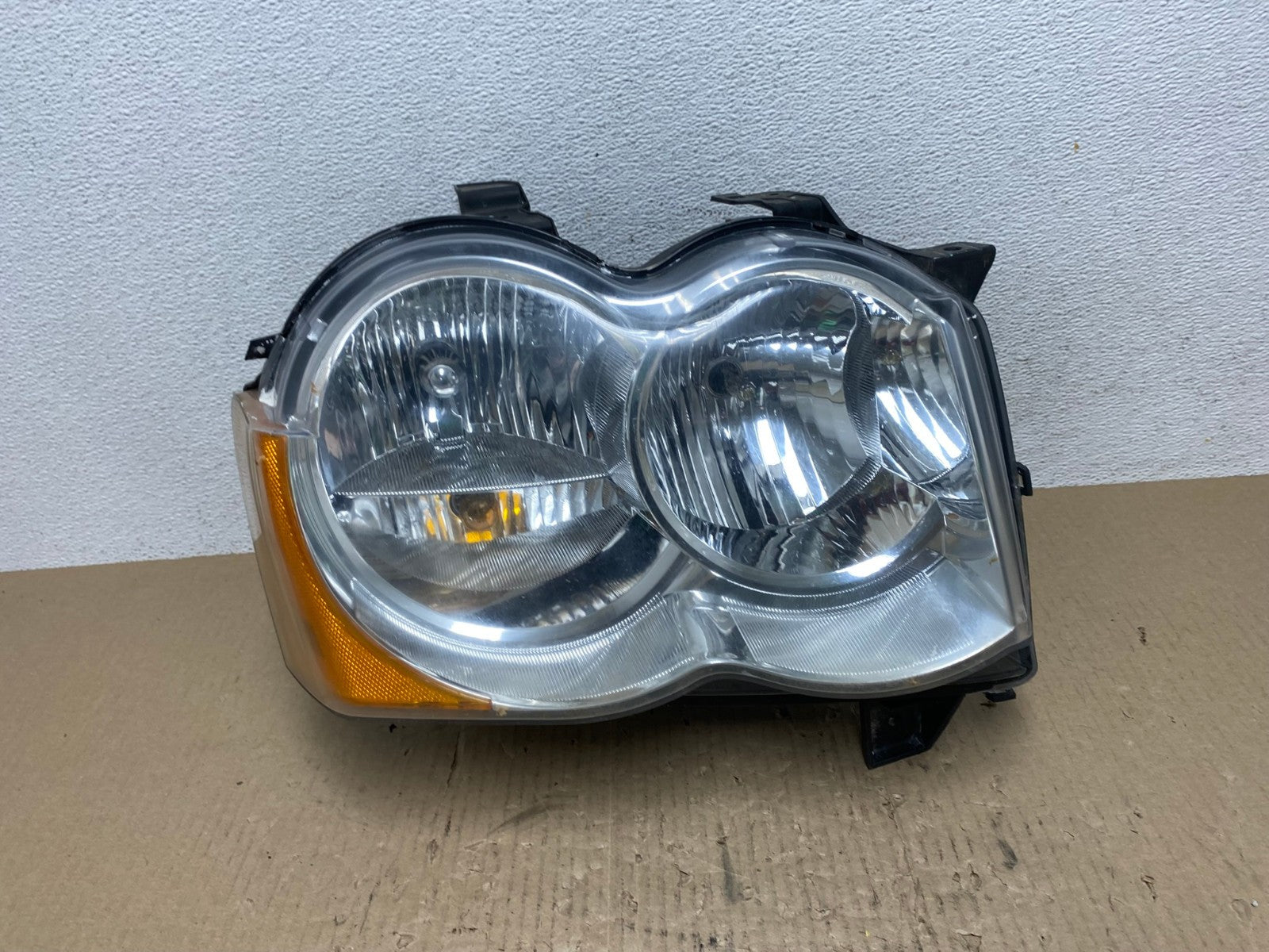 2008-2010 Jeep Grand Cherokee Right RH Side Halogen Headlight AE7084 LK0