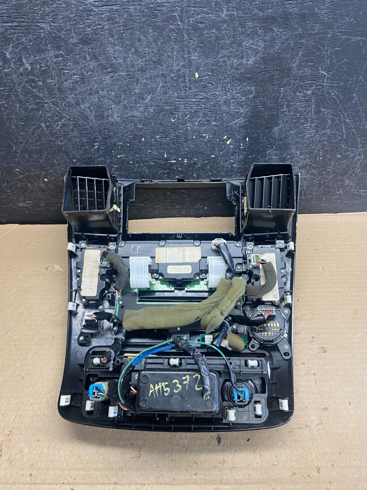 2008 to 2012 Nissan Armada Bose Radio CD Player A/C Climate Control OE ah5372 DG6