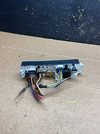 2001 - 2007 GMC Chevrolet Express 1500 Climate Control A/C W6514 DG3