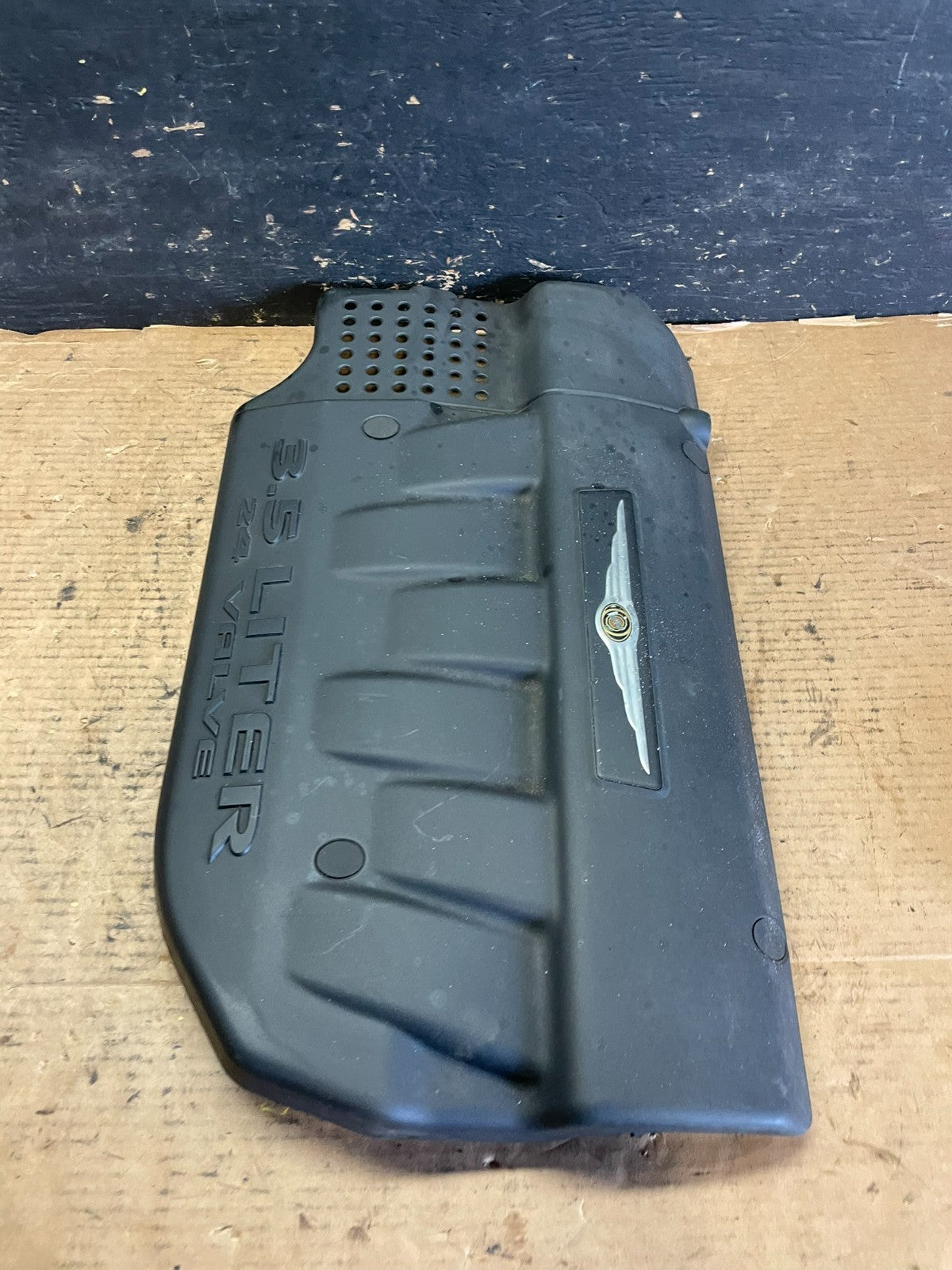 2004 2005 2006 Chrysler Pacifica 3.5L Engine Cover Motor OEM s1142 DG2