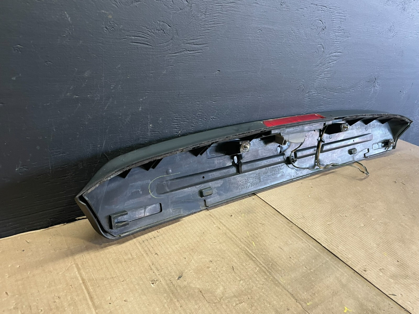 1999 to 2004 Honda Odyssey Rear Trunk Spoiler Gate Oem D5165 DG8