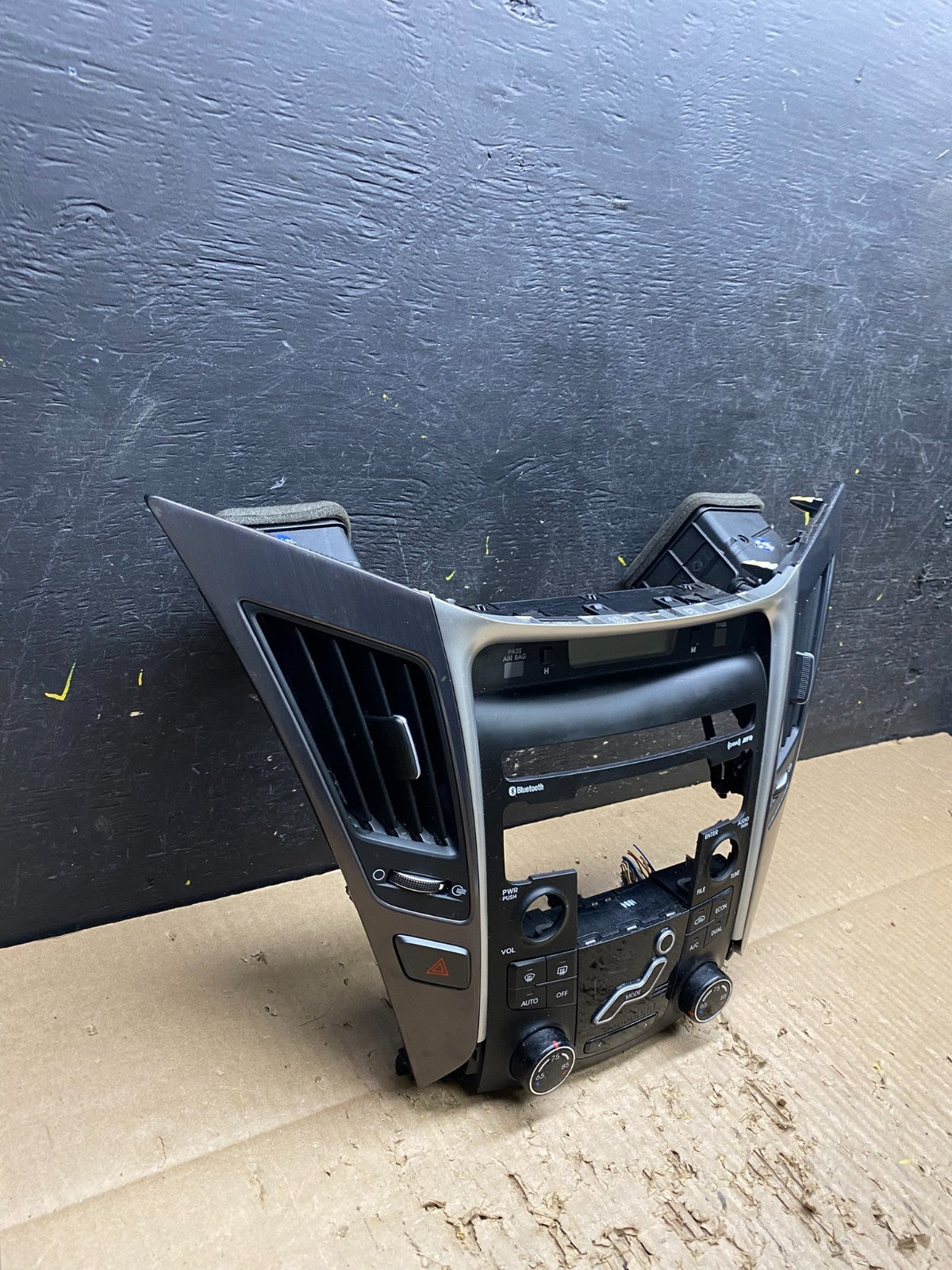 2011 to 2014 Hyundai Sonata Center Radio Climate Control Air Vent Bezel v7433 DG1