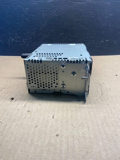 2014 to 2015 Ford Explorer Audio Equipment Radio Receiver AM FM CD AC8906 DG2