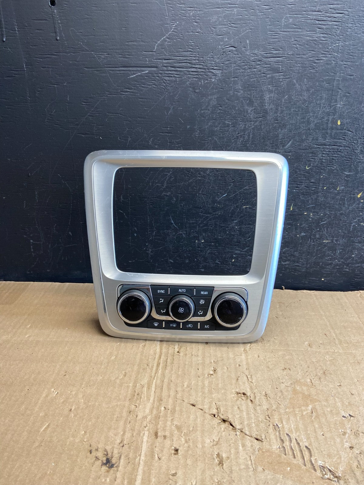 2013 - 2016 GMC Acadia A/C Heater Climate Control Radio Panel Bezel OE AE1906 DG0