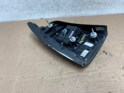 2000 to 2005 Cadillac Deville Right Passenger Rh Side Tail Light AI0944 LK4