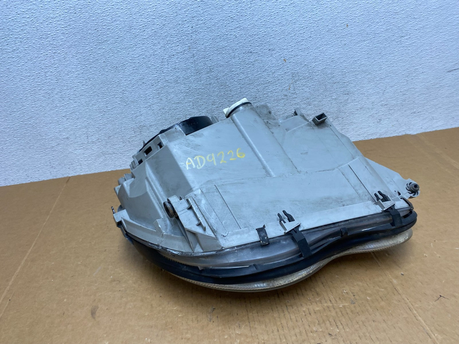 2005 to 2007 Mercedes-Benz C-Class Left Driver LH Side Headlight AD9226 DW6