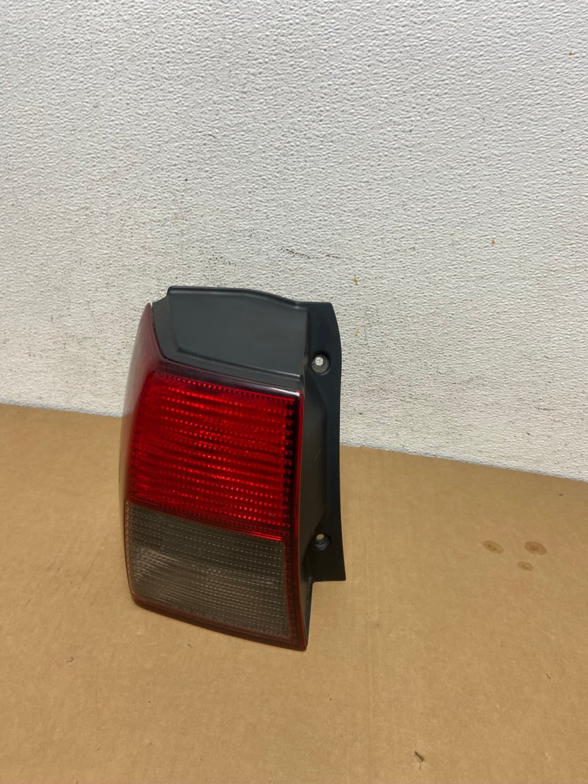 2006-2010 Mitsubishi Endeavor Left Driver Lh Tail Light AD2561 LK0