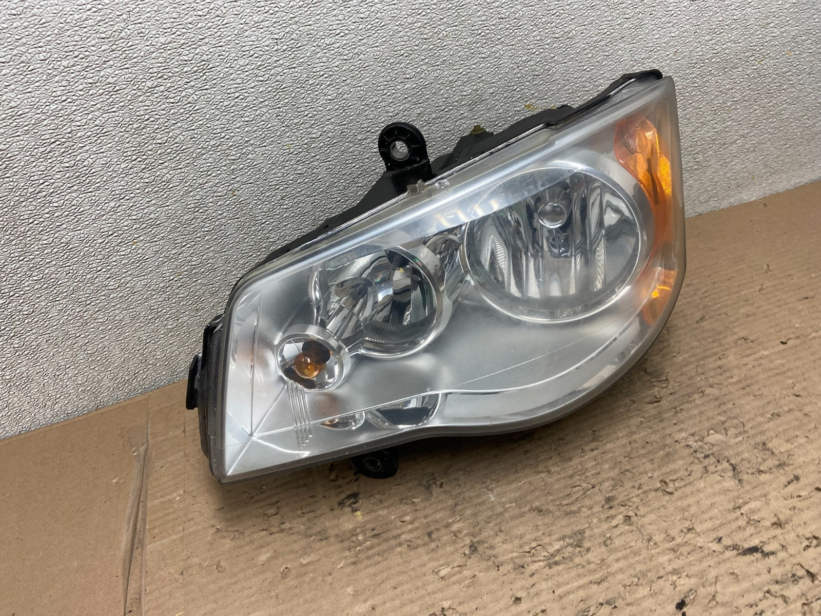 2008 to 2016 Chrysler Town and Country Left Driver Lh Side Headlight AA9723 DW2