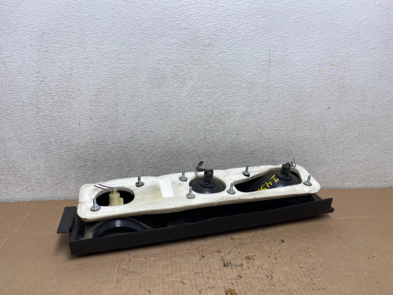1982 to 1983 Chrysler LeBaron Right Passenger RH Tail Light i4508 DG1 Oem7