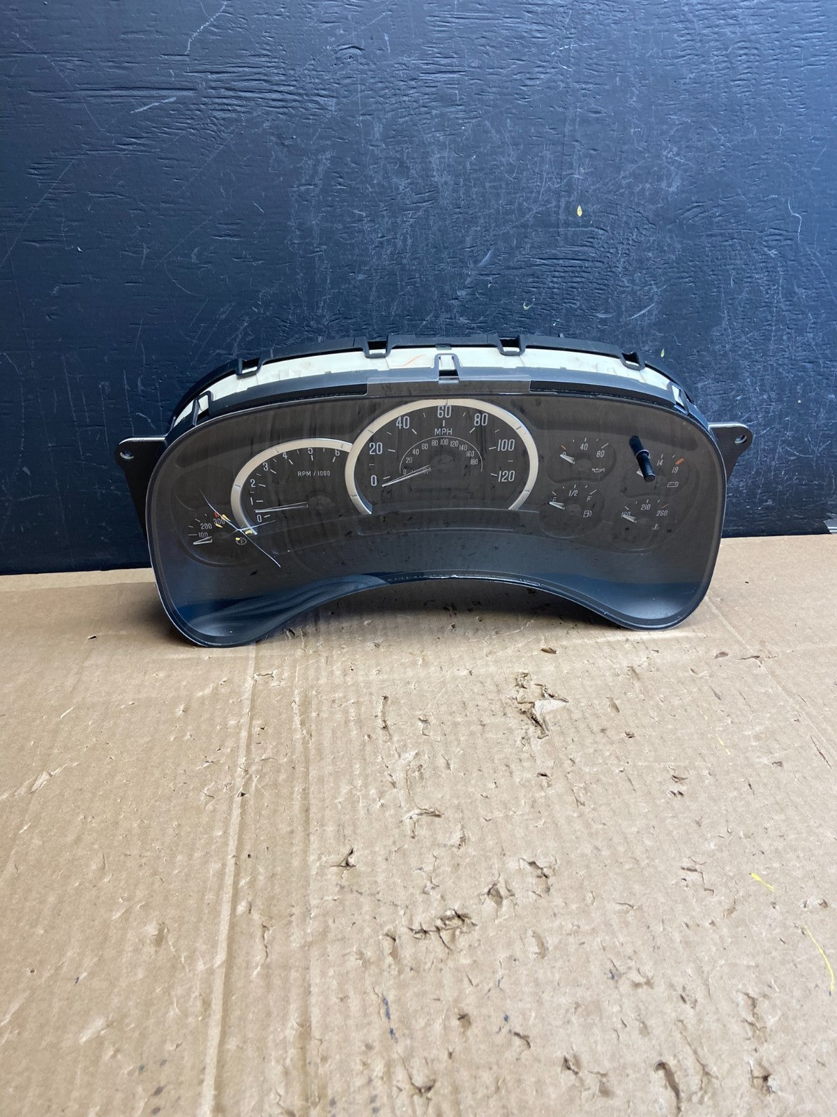 2003 to 2006 Cadillac Escalade Instrument Speedometer Cluster Gauge AD6889 DG0