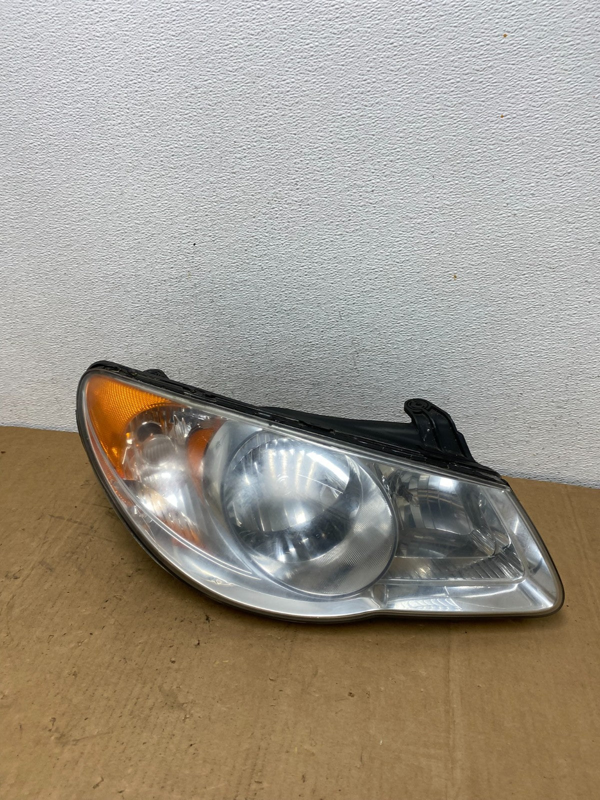 2007 2008 2009 2010 Hyundai Elantra Right Passenger Side Headlight AC8570 DW0