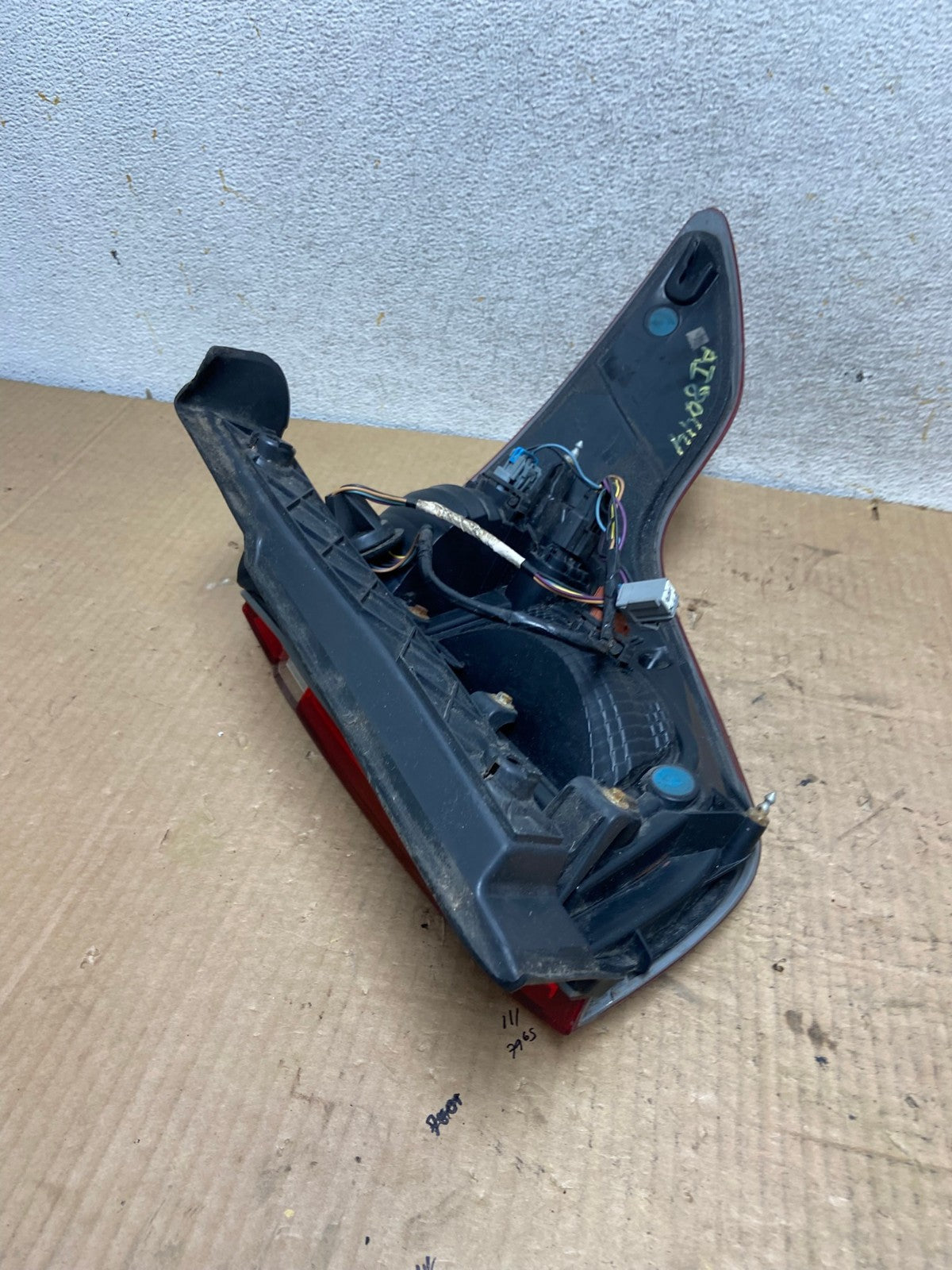 2011 2012 2013 2014 2015 Ford Explorer Left Driver LH Side Tail light AI8044 LK5
