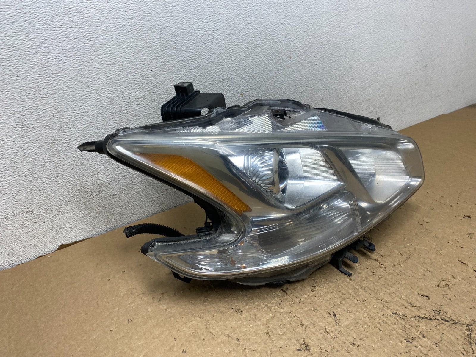 Halogen 2009-2014 Nissan Maxima Right Passenger Headlight AF8384 DW2