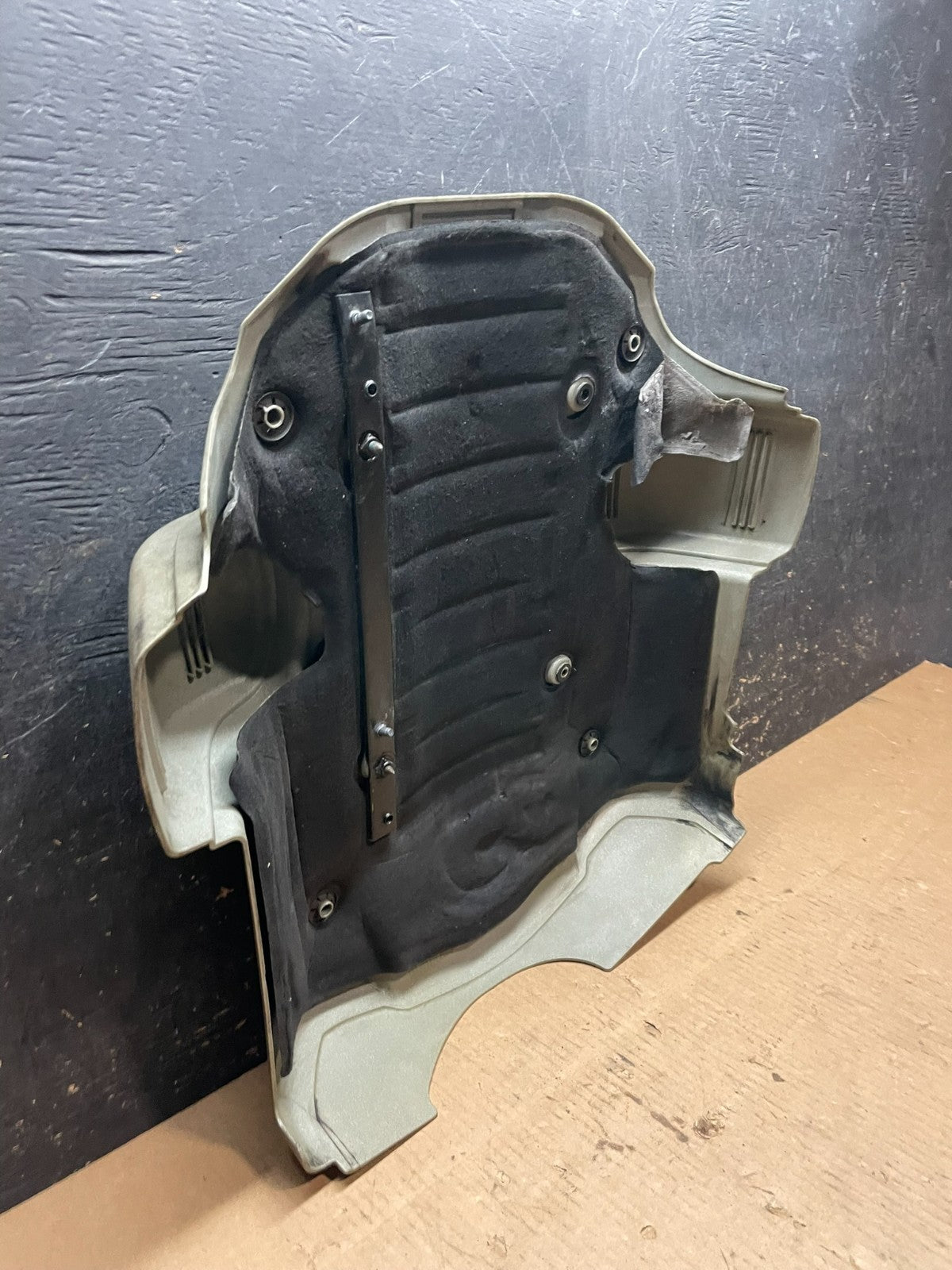 2004 - 2006 BMW E63 E66 745i 745LI Plastic Engine Cover Shield OEM aa2329 DG6