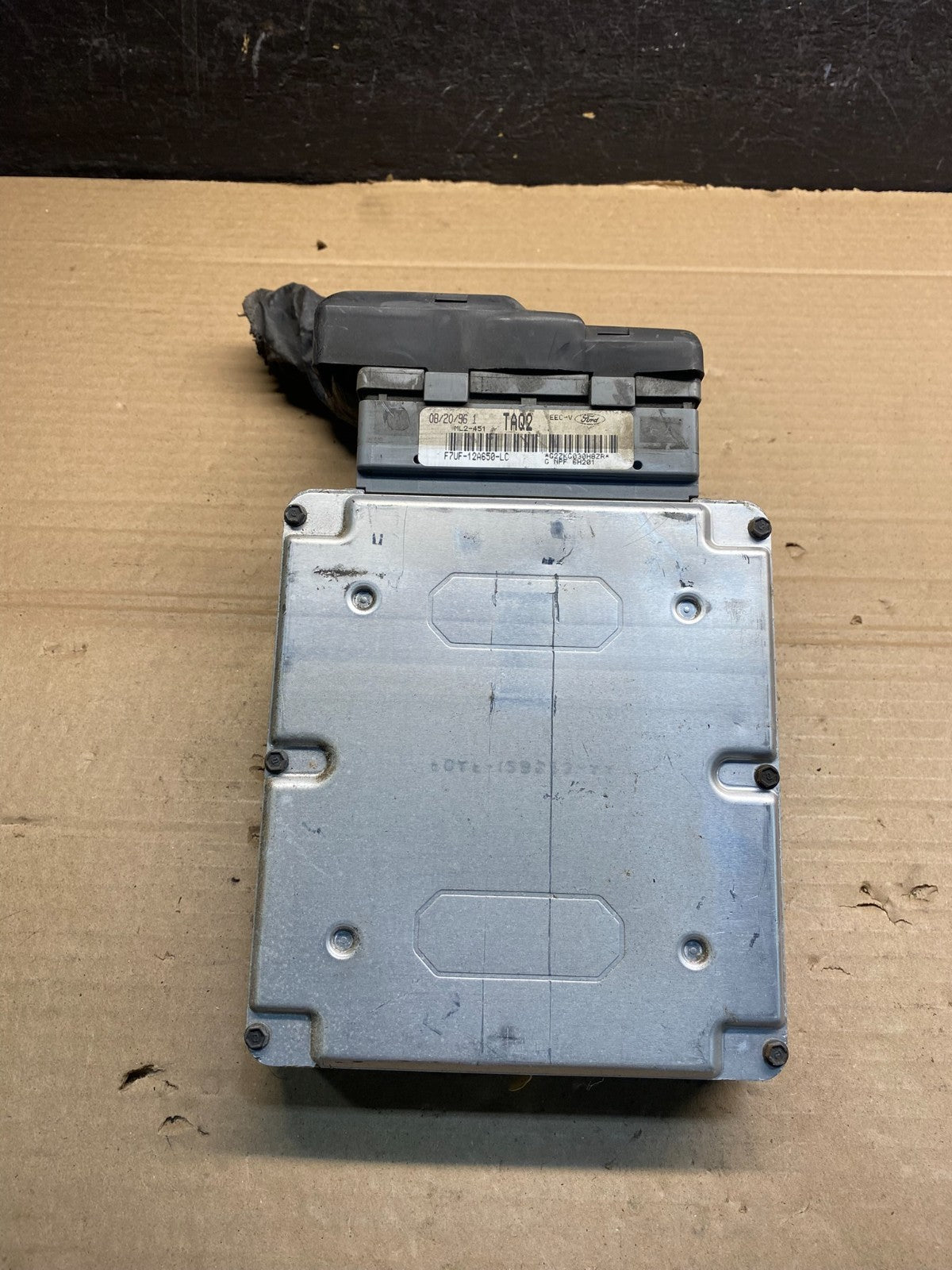 1997 Ford Van E150 E250 Engine Control Module Unit ECU ECM ad9440 DG1