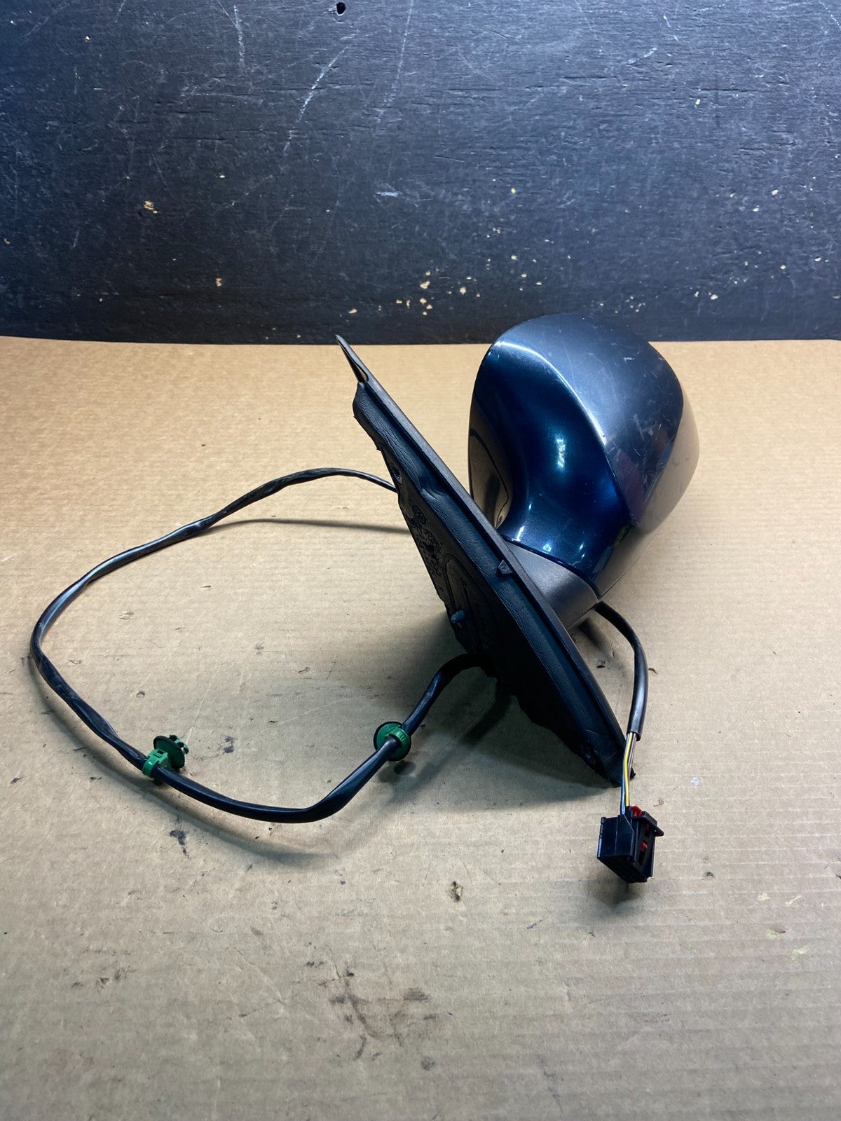 2006-2010 Volkswagen Passat Left Driver Turn Sgn View Door Mirror OEM Z9131 DG1