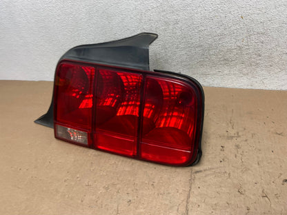 2005 - 2009 Ford Mustang Right Passenger RH Side Tail Light AG5633 LK1