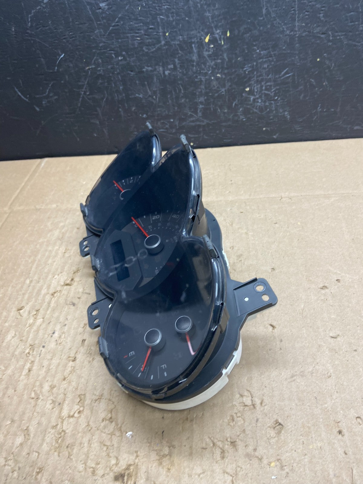 2011 Kia Soul Speedometer Cluster Gauge OEM AB9749 DG3
