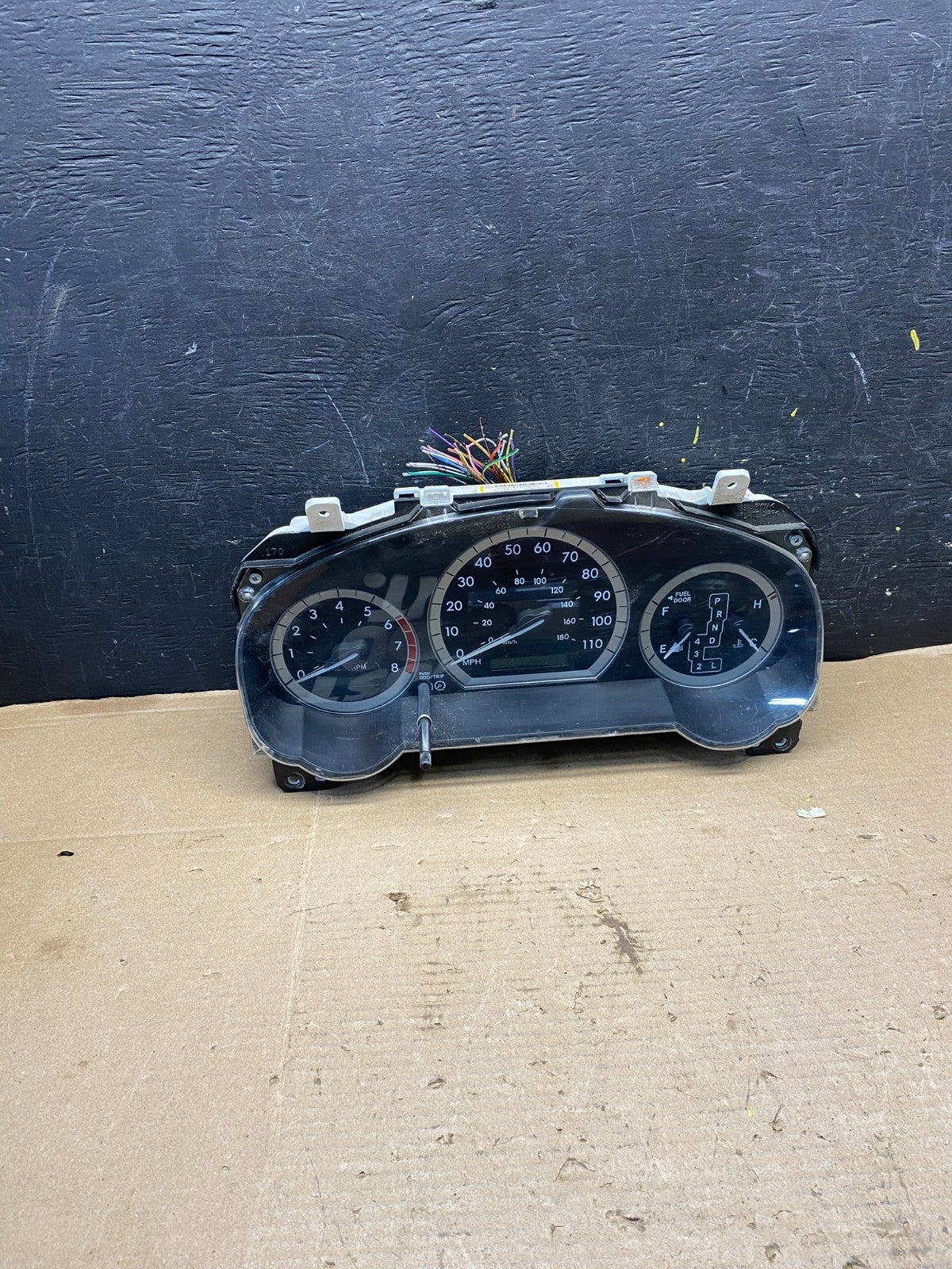 2004 2005 Toyota Sienna Speedometer Cluster Gauge r2855 DG0
