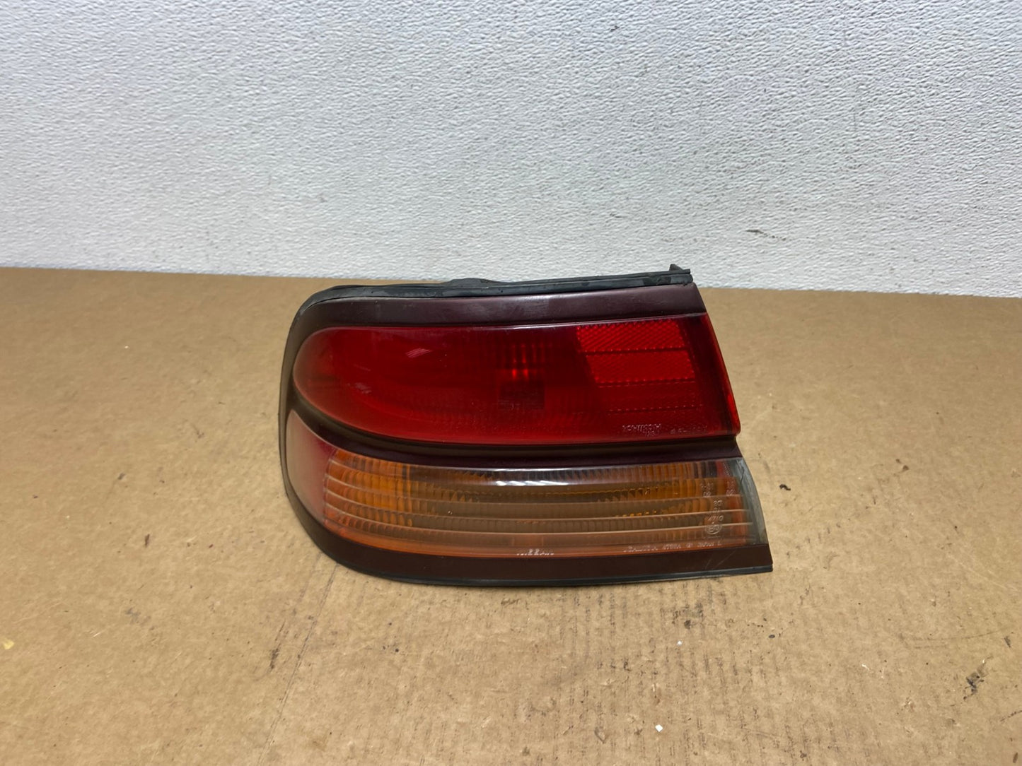 1996 - 1997 Infiniti i30 Left Driver LH Side Tail Light Oem AC2884 LK0