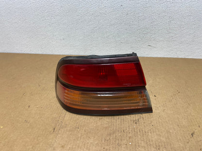 1996 - 1997 Infiniti i30 Left Driver LH Side Tail Light Oem AC2884 LK0