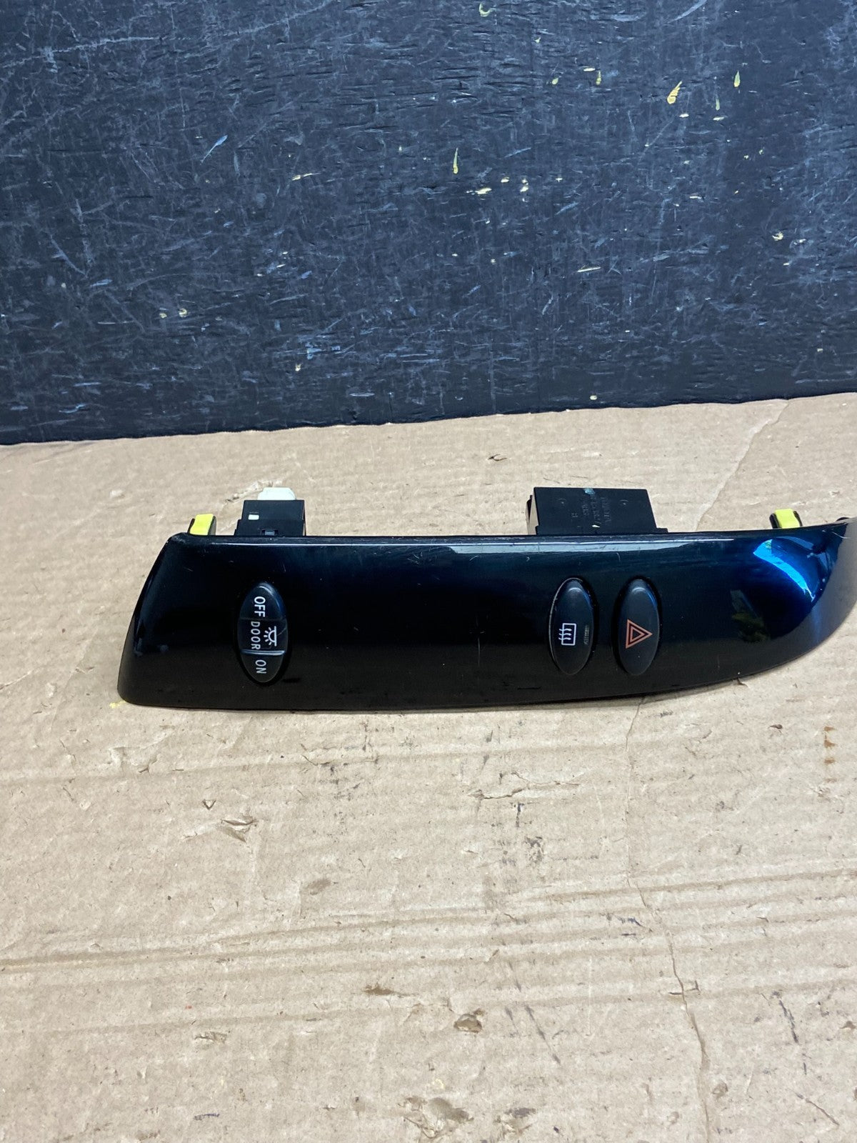 2004 to 2010 Toyota Sienna Right Side Radio Switches Bezel Trim af2130 DG1