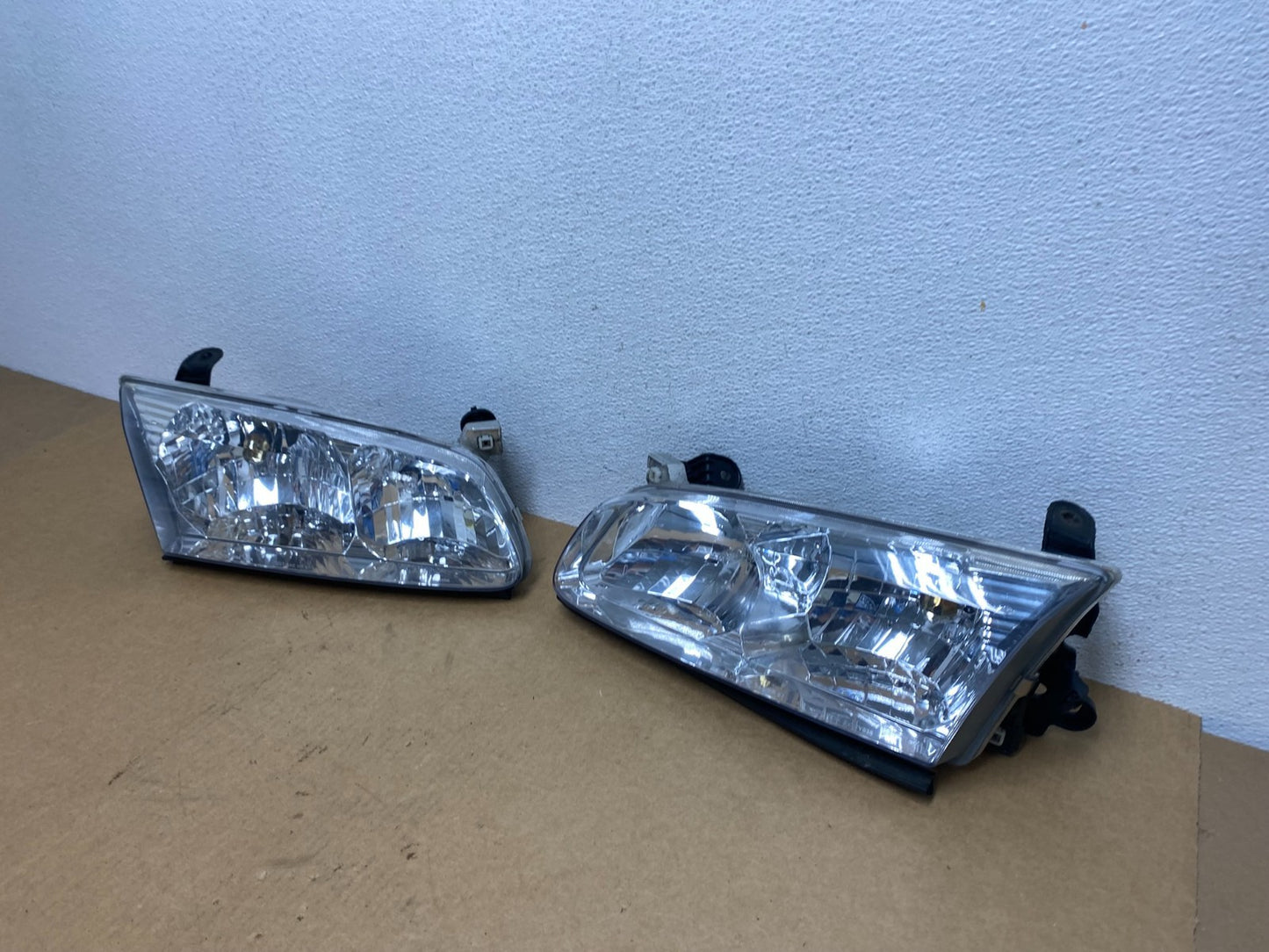 2000 to 2001 Toyota Camry Front Left+Right Side Headlights AC1734 DW1