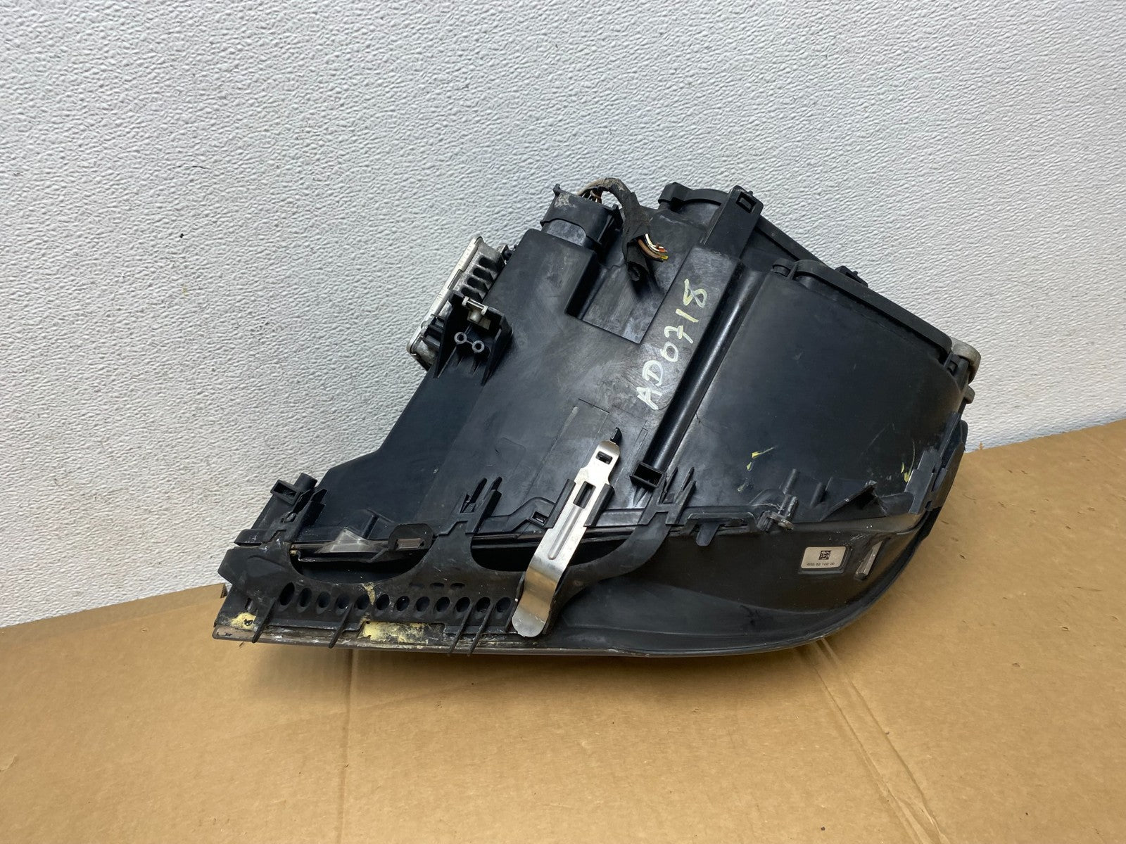 2009-2012 BMW 7-Series 740i 750i Right Passenger Xenon HID Headlight AD07189